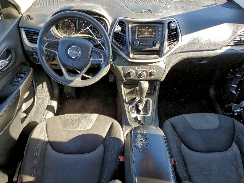 Photo 8 from auction – 2018 JEEP CHEROKEE L with VIN 1C4PJLCB6JD531692