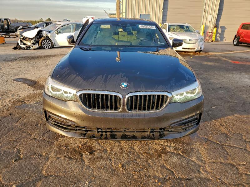 Photo 5 from auction – 2019 BMW 540 I with VIN WBAJE5C50KG920017