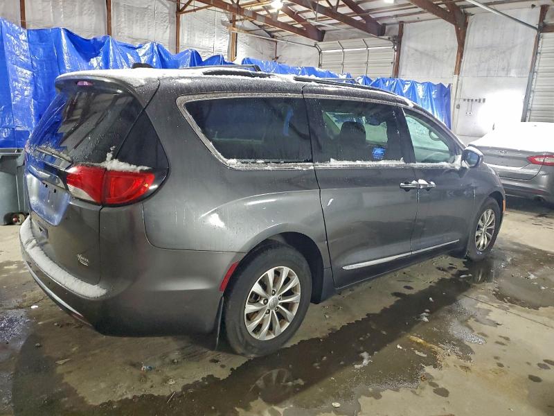 Photo 3 from auction – 2017 CHRYSLER PACIFICA with VIN 2C4RC1BG6HR705563