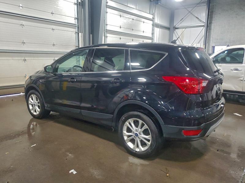 Photo 2 from auction – 2019 FORD ESCAPE SE with VIN 1FMCU9GD9KUC04298