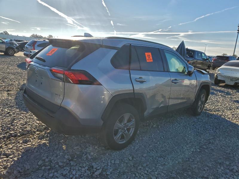 Photo 3 from auction – 2023 TOYOTA RAV4 XLE with VIN 2T3W1RFV7PC230091