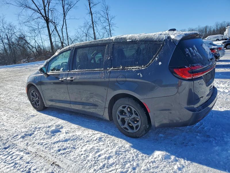 Фото 2 с аукциона – 2022 CHRYSLER PACIFICA H с VIN 2C4RC1L78NR183576