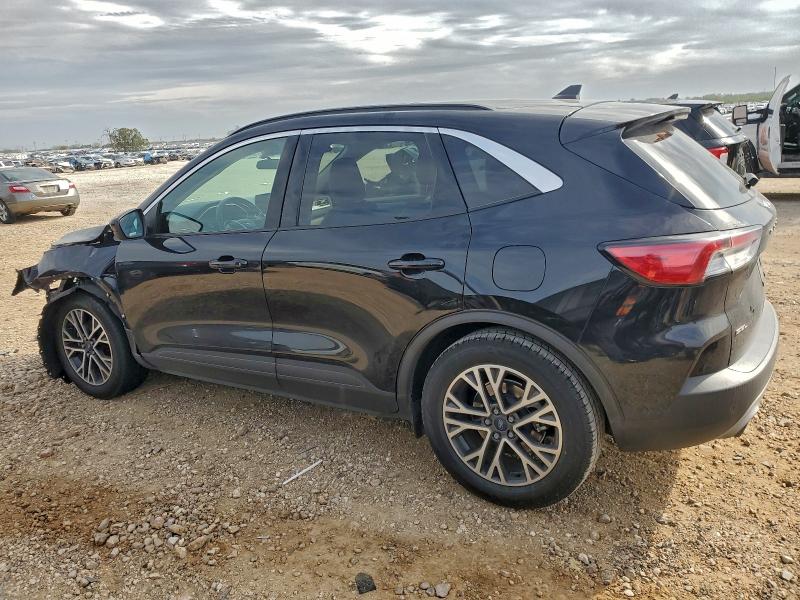 Photo 2 from auction – 2020 FORD ESCAPE SEL with VIN 1FMCU0H69LUA67456