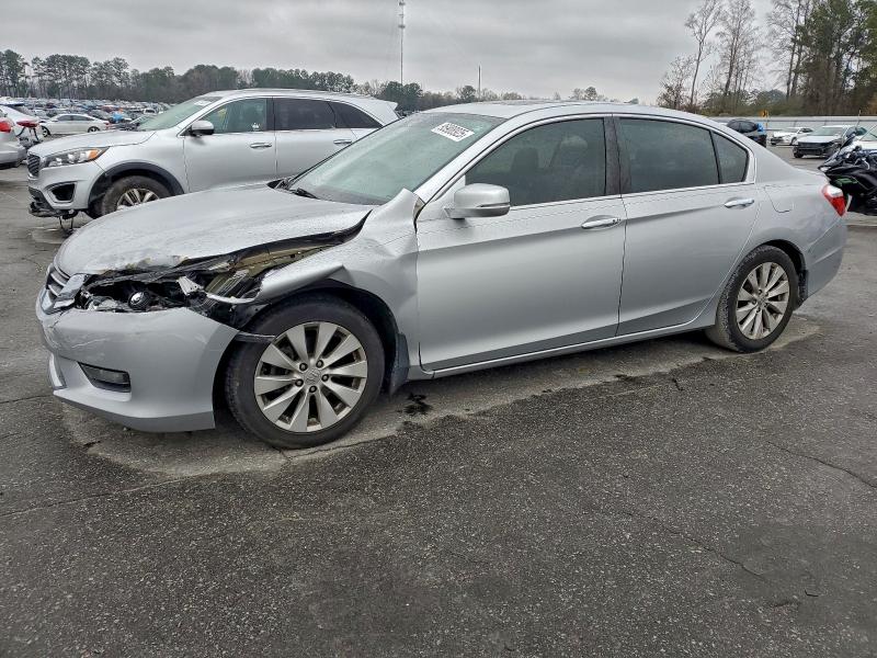 HONDA ACCORD EXL 2015 with VIN 1HGCR2F89FA101411 - Photo from auction