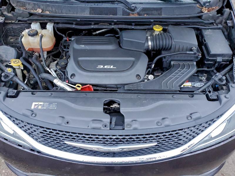 Photo 12 from auction – 2017 CHRYSLER PACIFICA T with VIN 2C4RC1BG5HR616423