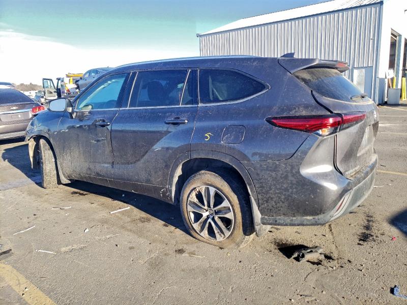Photo 2 from auction – 2021 TOYOTA HIGHLANDER with VIN 5TDGZRBH3MS538271