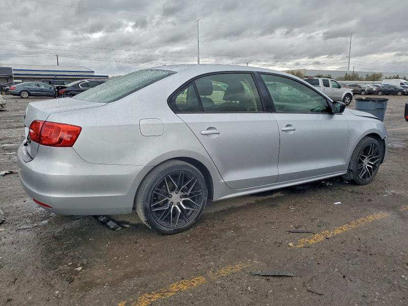 Photo 3 from auction – 2014 VOLKSWAGEN JETTA BASE with VIN 3VW2K7AJ4EM237028
