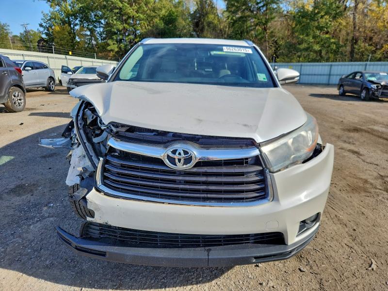 Photo 5 from auction – 2016 TOYOTA HIGHLANDER with VIN 5TDKKRFH4GS159843