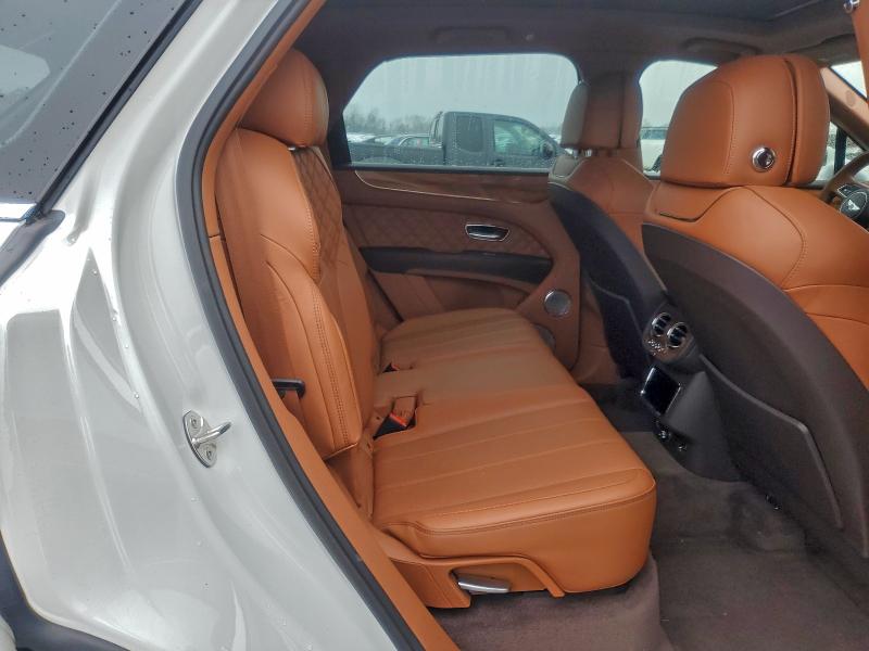 Photo 11 from auction – 2021 BENTLEY BENTAYGA with VIN SJAAM2ZV8MC033708
