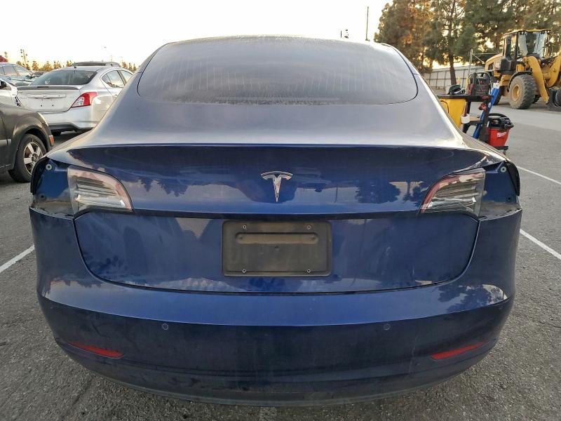 Photo 6 from auction – 2018 TESLA MODEL 3 with VIN 5YJ3E1EA2JF164410