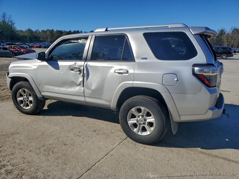 Photo 2 from auction – 2015 TOYOTA 4RUNNER SR with VIN JTEBU5JRXF5263272