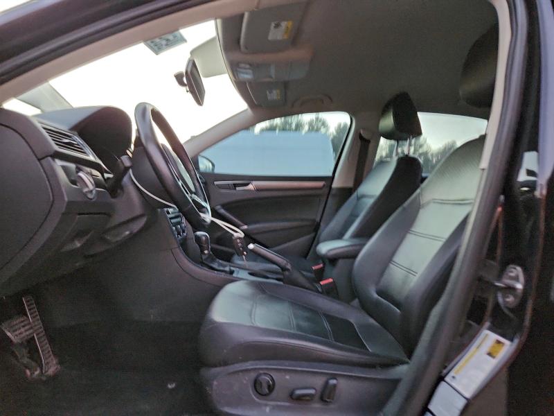 Photo 7 from auction – 2017 VOLKSWAGEN PASSAT with VIN 1VWDT7A34HC002593