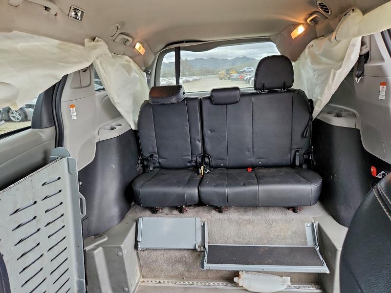 Photo 10 from auction – 2015 TOYOTA SIENNA with VIN 5TDXK3DC9FS563052