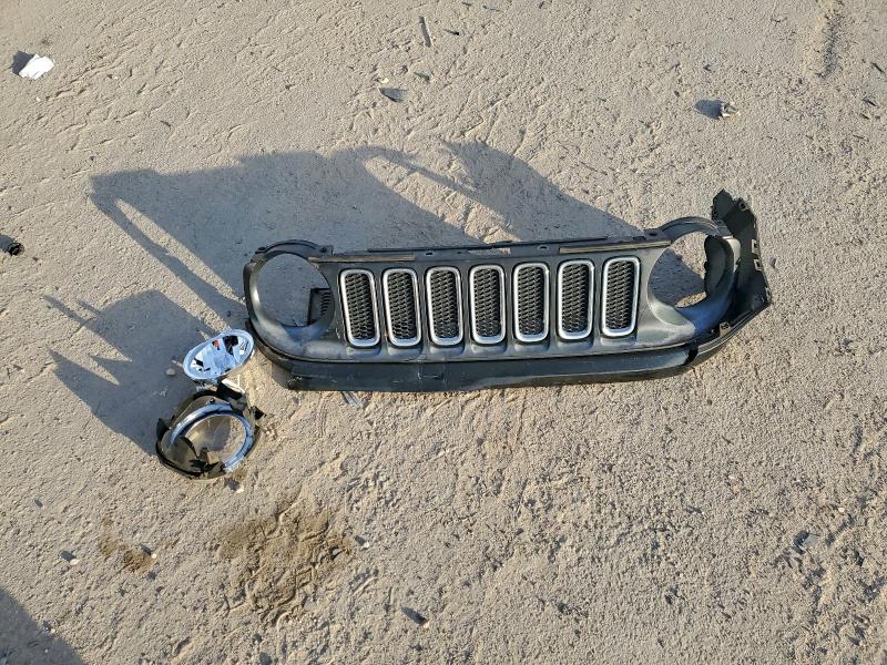 Photo 13 from auction – 2016 JEEP RENEGADE L with VIN ZACCJBBT7GPC82297