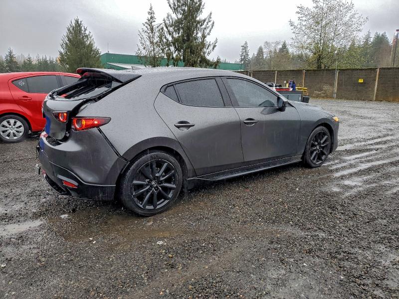 Photo 3 from auction – 2020 MAZDA 3 PREMIUM with VIN JM1BPANM1L1172994