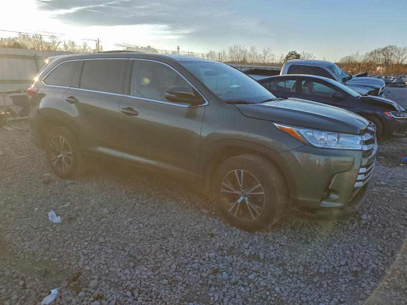 Photo 4 from auction – 2019 TOYOTA HIGHLANDER with VIN 5TDZZRFH3KS300971