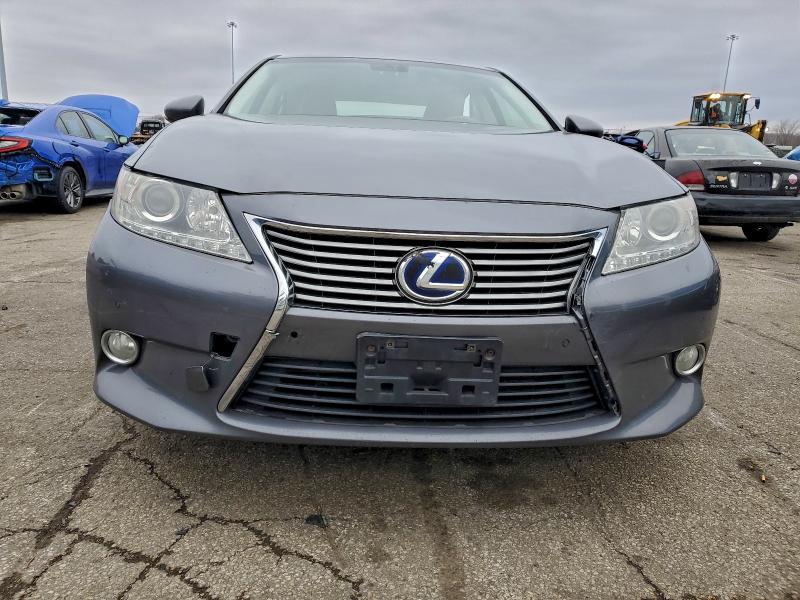 Photo 5 from auction – 2013 LEXUS ES 300H with VIN JTHBW1GG9D2009644