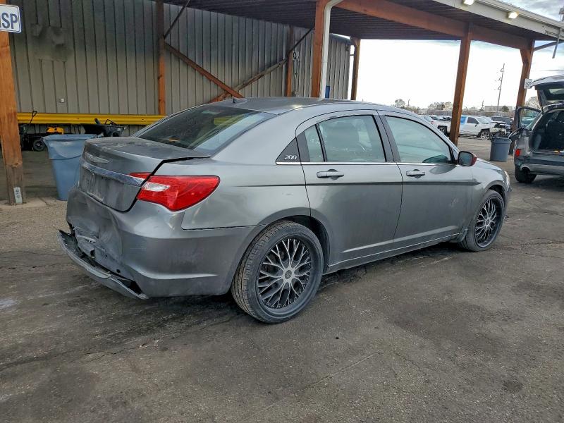 Photo 3 from auction – 2012 CHRYSLER 200 TOURIN with VIN 1C3CCBBB7CN135017