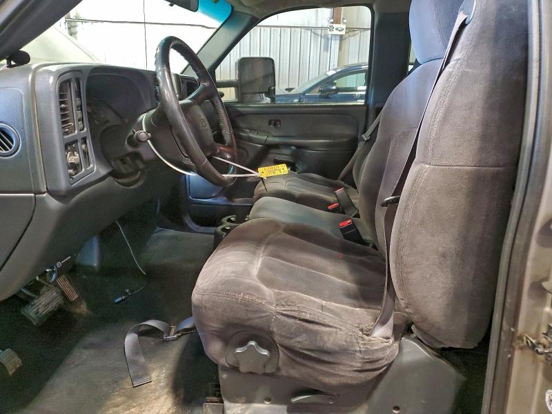 Photo 7 from auction – 2002 CHEVROLET SILVERADO with VIN 1GCHK29U82E259677