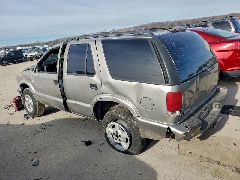Photo 2 from auction – 2000 CHEVROLET BLAZER with VIN 1GNDT13W4YK203950