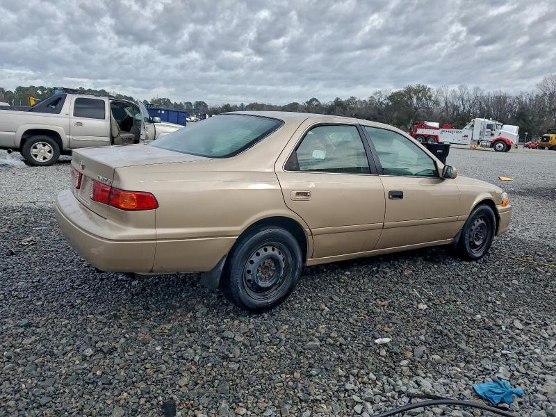 Photo 3 from auction – 2000 TOYOTA CAMRY CE with VIN 4T1BG22K3YU666574