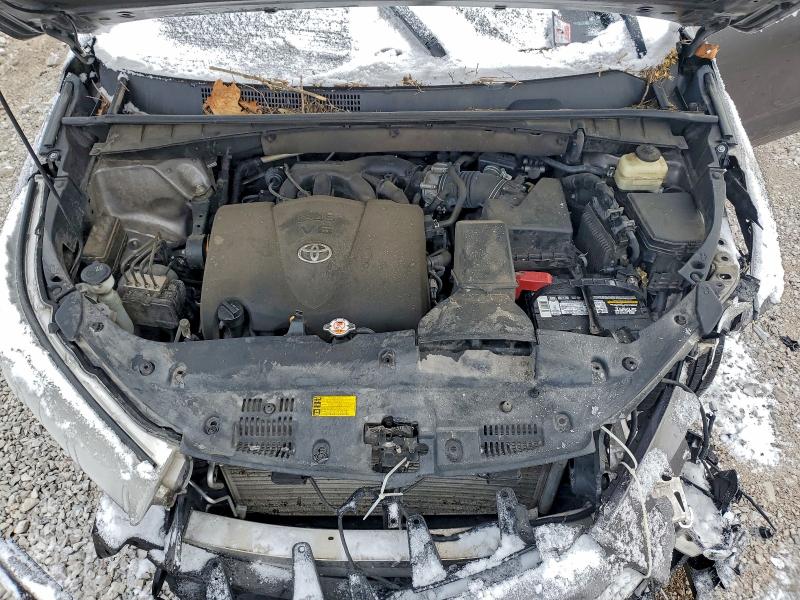 Photo 12 from auction – 2018 TOYOTA HIGHLANDER with VIN 5TDKZRFHXJS258508