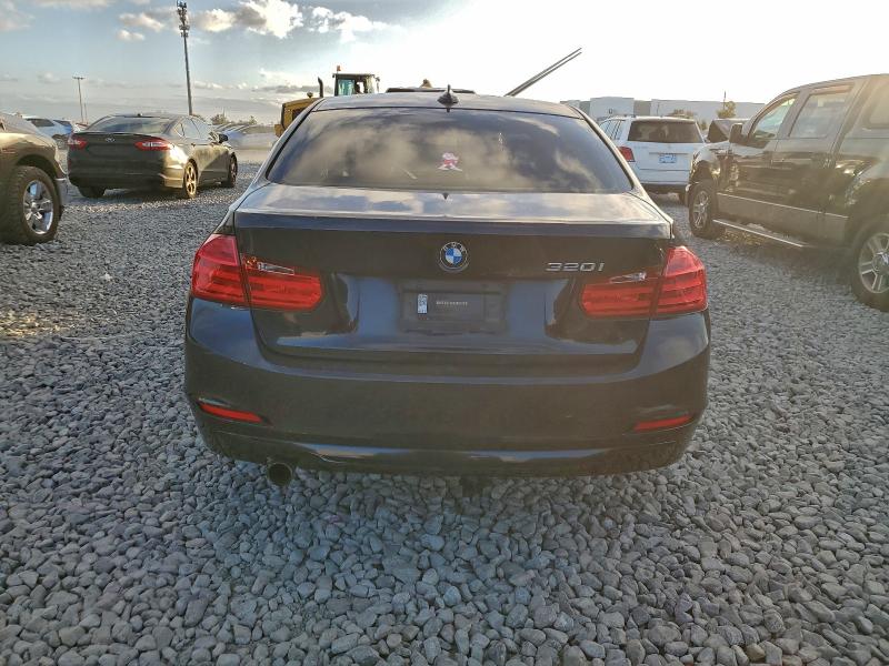 صورة رقم 6 من المزاد - 2015 BMW 320 I مع VIN WBA3B1G58FNT02367