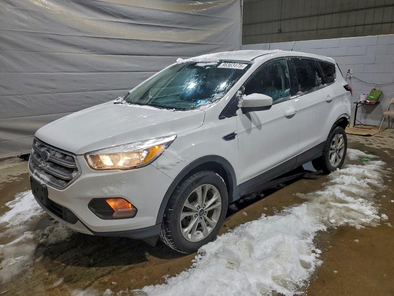 Photo 1 from auction – 2017 FORD ESCAPE SE with VIN 1FMCU9GDXHUB05742