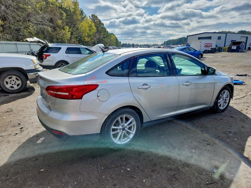 Photo 3 from auction – 2015 FORD FOCUS SE with VIN 1FADP3F28FL282814