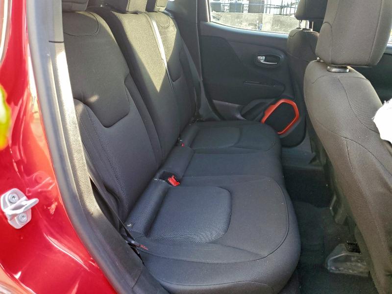 Photo 11 from auction – 2018 JEEP RENEGADE with VIN ZACCJBAB8JPJ06856