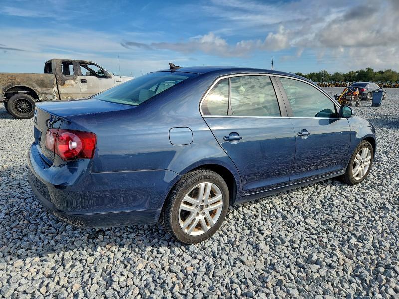 Photo 3 from auction – 2010 VOLKSWAGEN JETTA TDI with VIN 3VWAL7AJ2AM124178