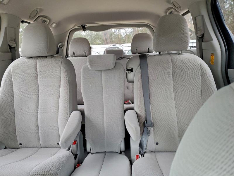 Photo 10 from auction – 2014 TOYOTA SIENNA LE with VIN 5TDKK3DC7ES425020