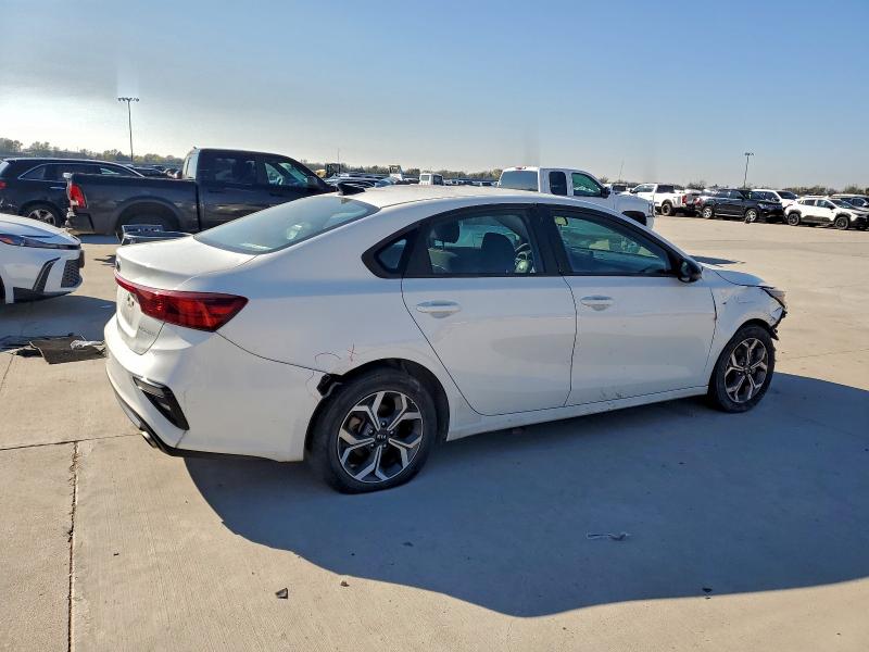 Photo 3 from auction – 2021 KIA FORTE FE with VIN 3KPF24AD4ME327849