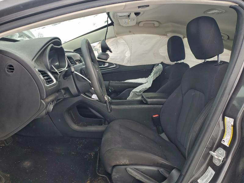 Photo 7 from auction – 2015 CHRYSLER 200 LIMITE with VIN 1C3CCCABXFN589936