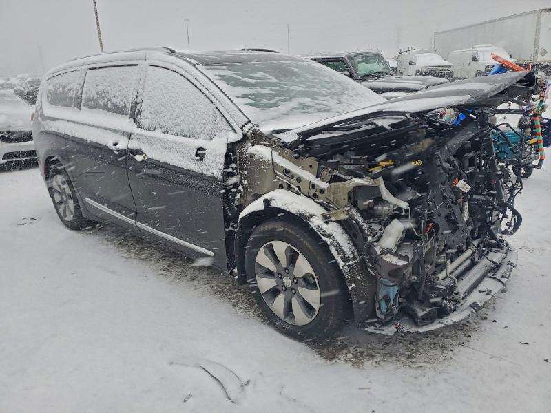 Photo 4 from auction – 2017 CHRYSLER PACIFICA E with VIN 2C4RC1N73HR710960