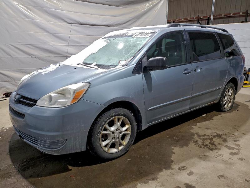 TOYOTA SIENNA LE 2004 with VIN 5TDBA23C84S010088 - Photo from auction