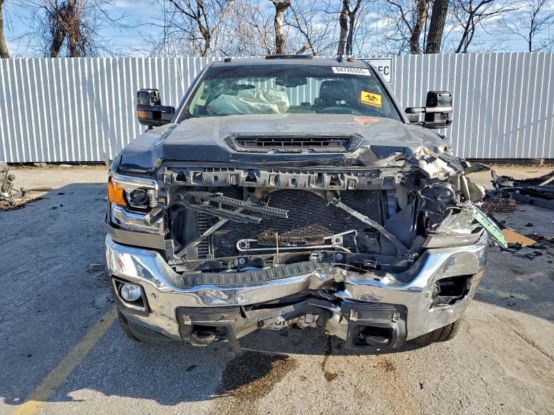 Photo 5 from auction – 2017 GMC SIERRA with VIN 1GT12TEY4HF141290