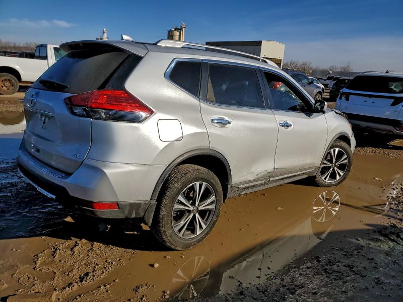 Photo 3 from auction – 2017 NISSAN ROGUE with VIN JN8AT2MT2HW405432
