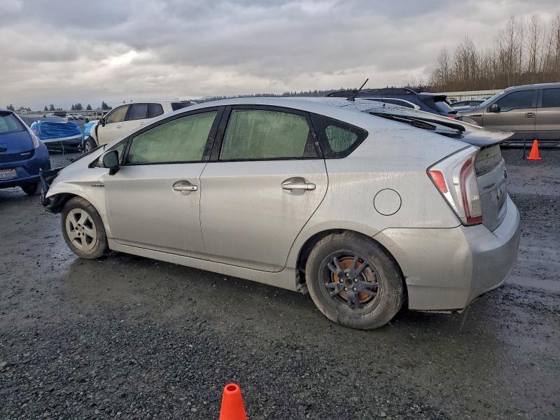 Photo 2 from auction – 2015 TOYOTA PRIUS with VIN JTDKN3DU6F1979082