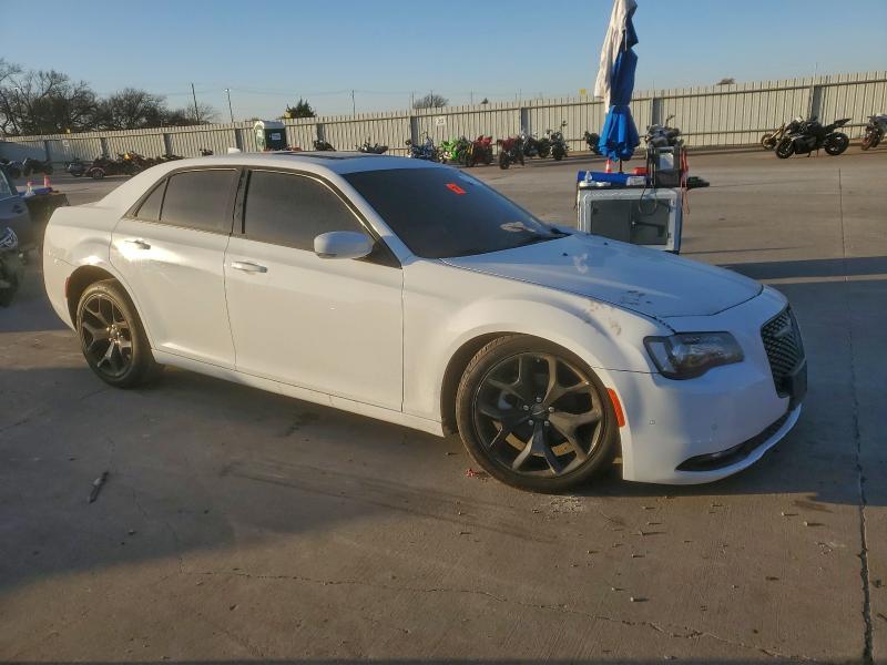 Photo 4 from auction – 2022 CHRYSLER 300 with VIN 2C3CCABG6NH170715