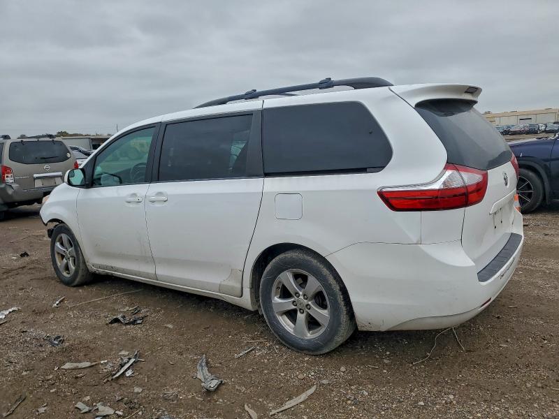 Photo 2 from auction – 2015 TOYOTA SIENNA LE with VIN 5TDKK3DC0FS596516