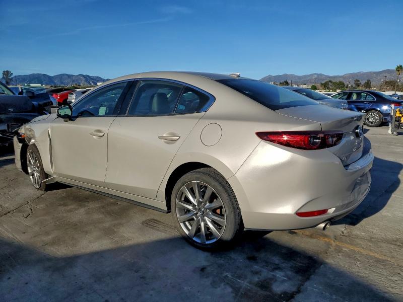 Photo 2 from auction – 2022 MAZDA 3 PREMIUM with VIN 3MZBPADL1NM312117