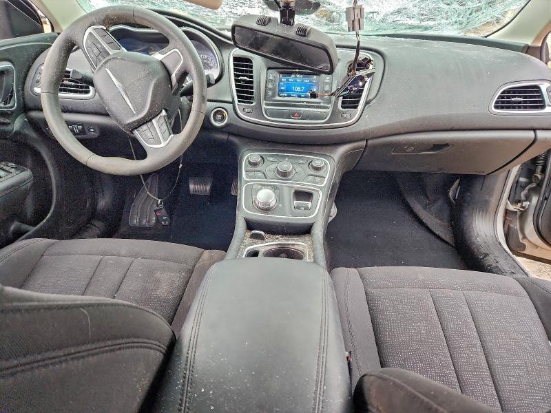 Photo 8 from auction – 2015 CHRYSLER 200 LIMITE with VIN 1C3CCCAB3FN672785