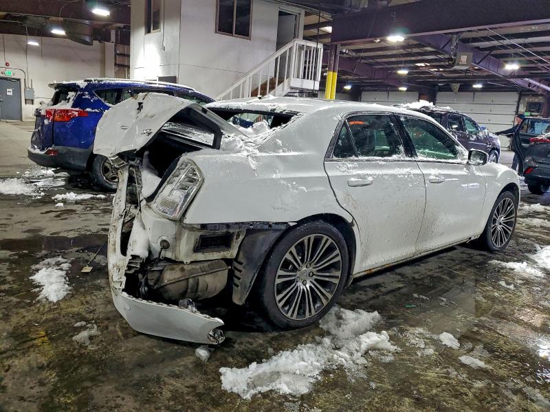 Photo 3 from auction – 2013 CHRYSLER 300 S with VIN 2C3CCABGXDH548615