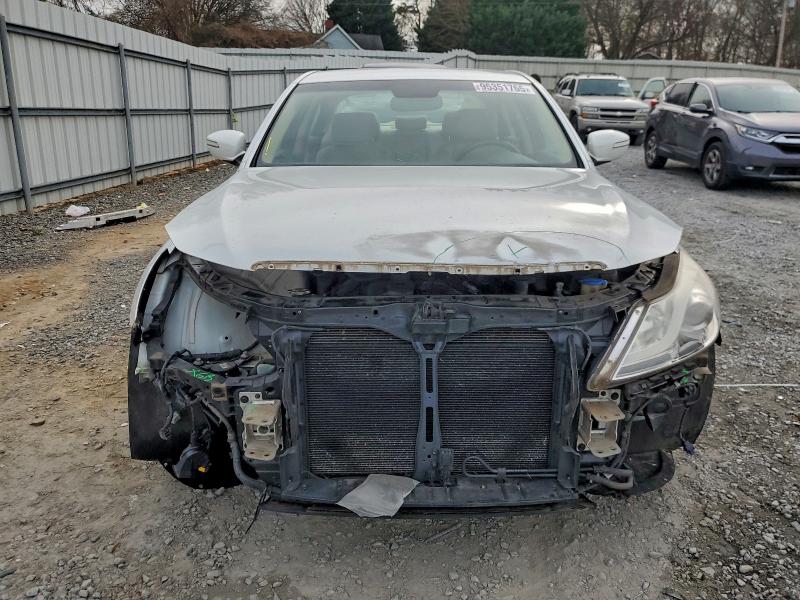 Photo 5 from auction – 2012 HYUNDAI GENESIS 3. with VIN KMHGC4DD4CU167108
