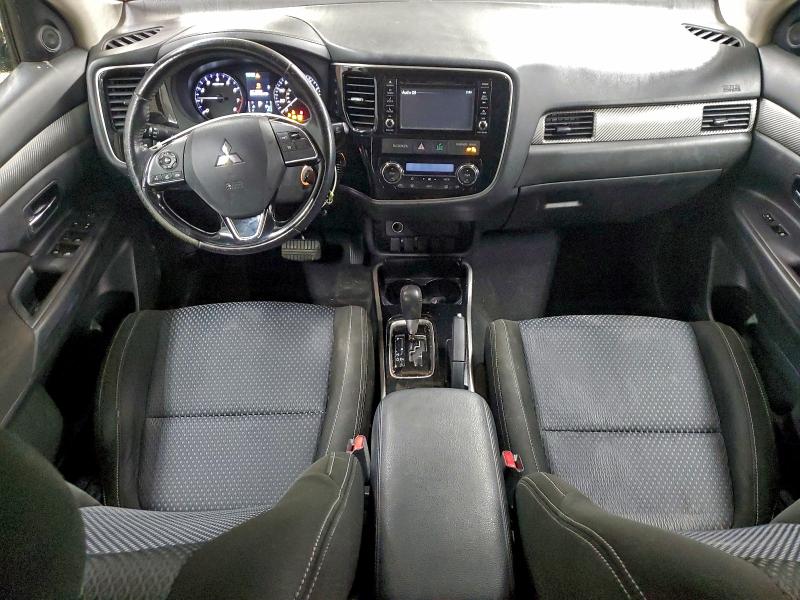 Photo 8 from auction – 2017 MITSUBISHI OUTLANDER with VIN JA4AZ2A38HZ052539