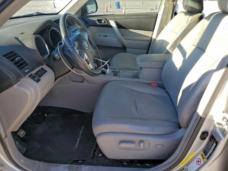 Photo 7 from auction – 2012 TOYOTA HIGHLANDER with VIN 5TDZK3EHXCS087764