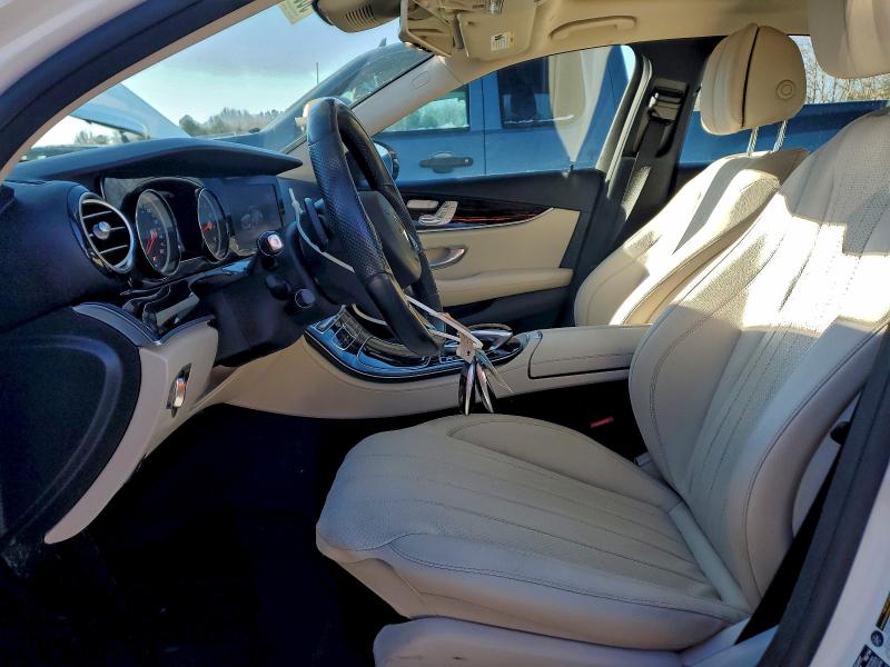 Photo 7 from auction – 2017 MERCEDES-BENZ E 300 with VIN WDDZF4JB7HA140507