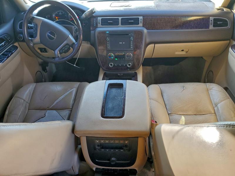 Photo 8 from auction – 2010 GMC YUKON DENA with VIN 1GKUKEEF7AR219982