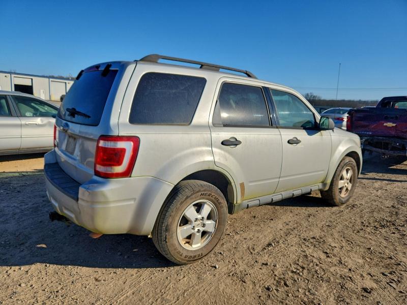 Photo 3 from auction – 2009 FORD ESCAPE XLT with VIN 1FMCU03G09KA95005